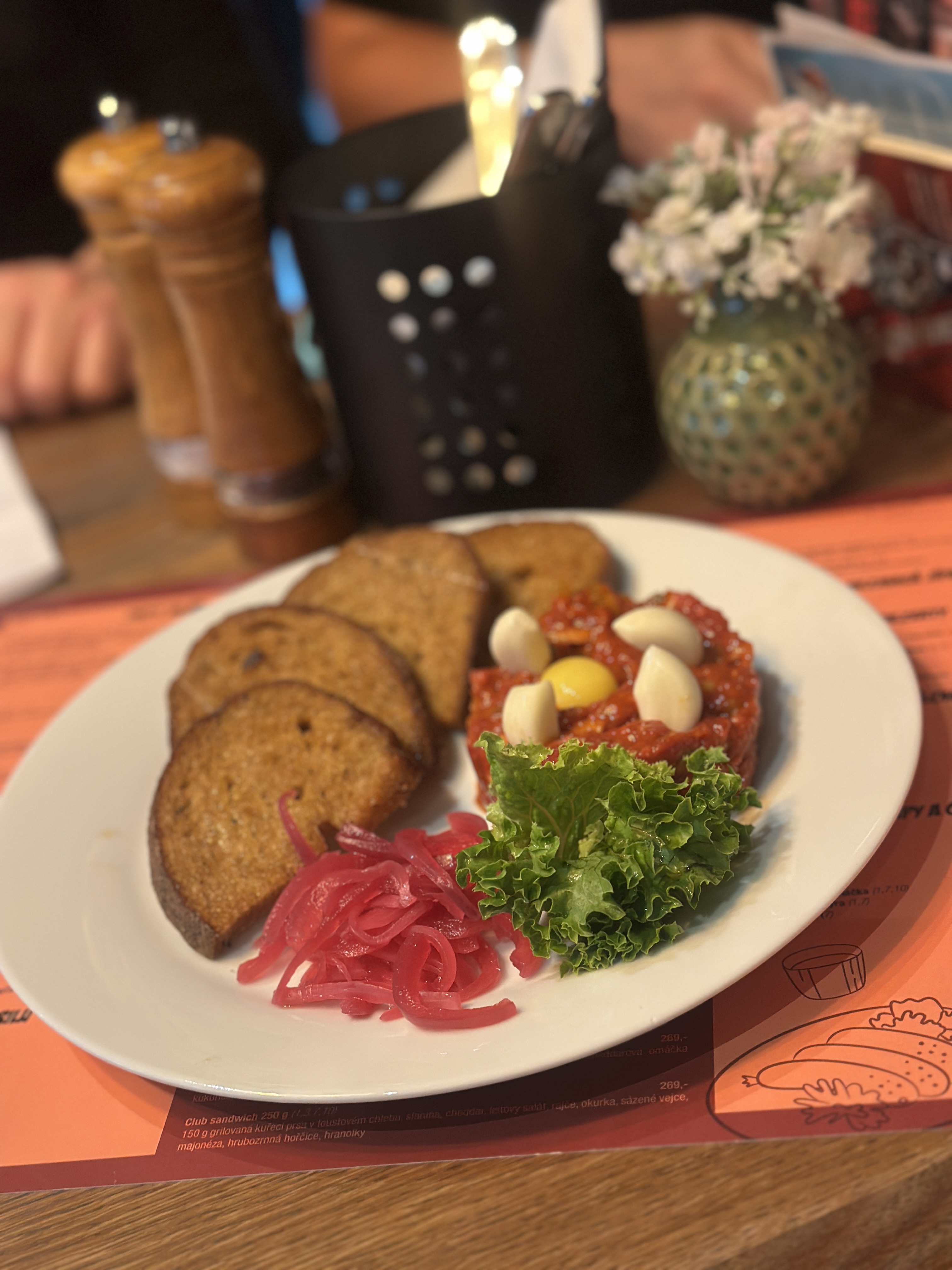 srdcovka u parku tatarak