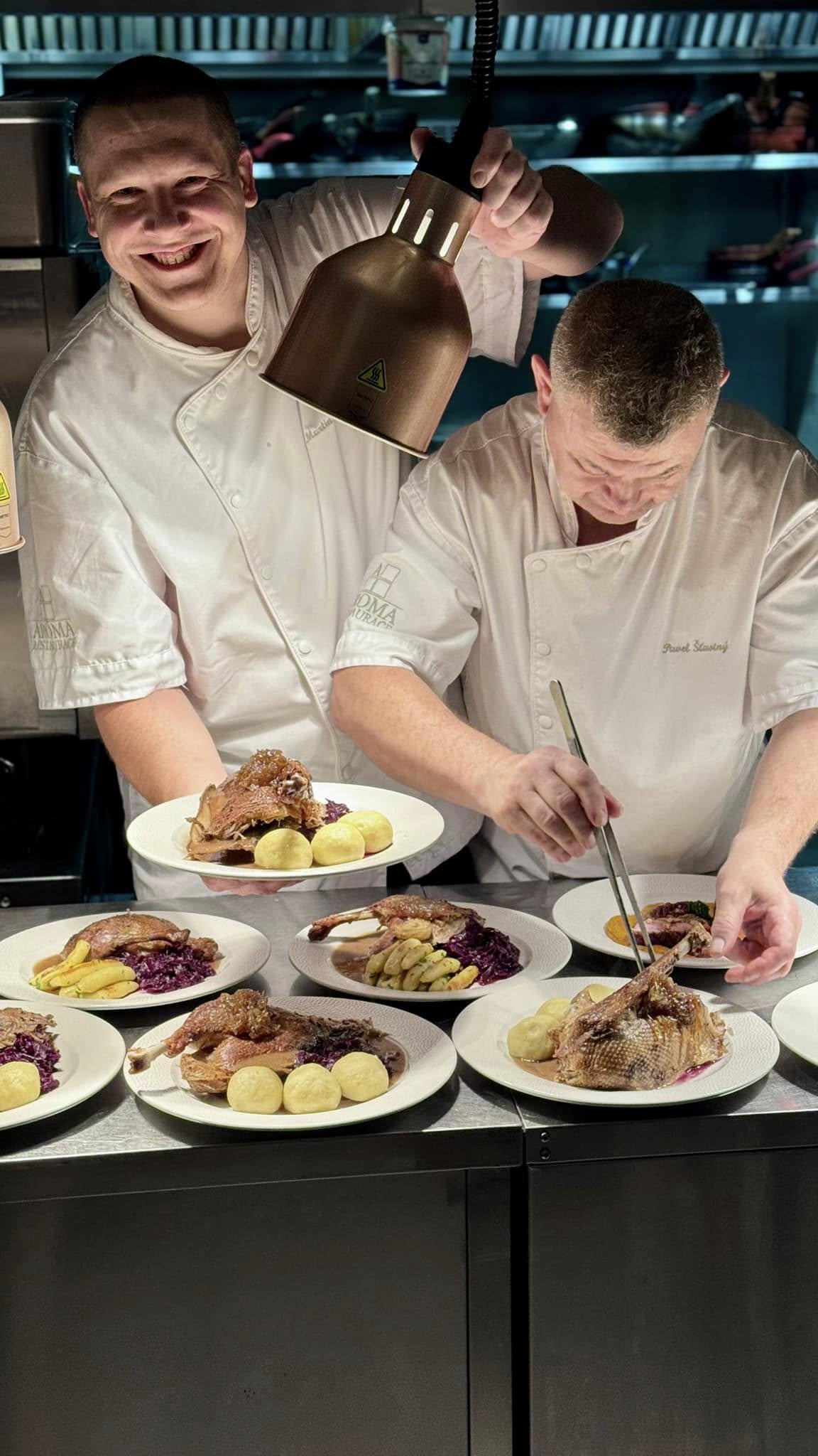 Aroma Neratovice svatomartinské menu kuchaři