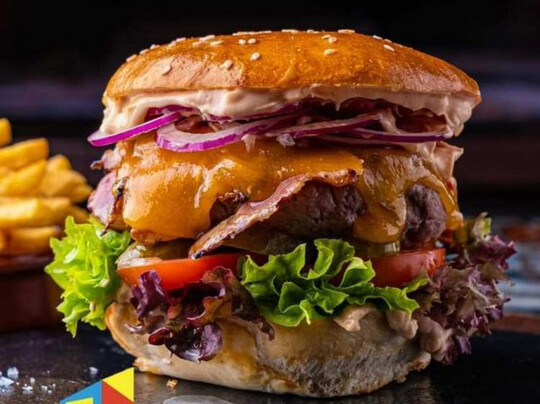 Hovězí burger"La Boca", Wagyu , čedar,slanina,chilli,hranolky